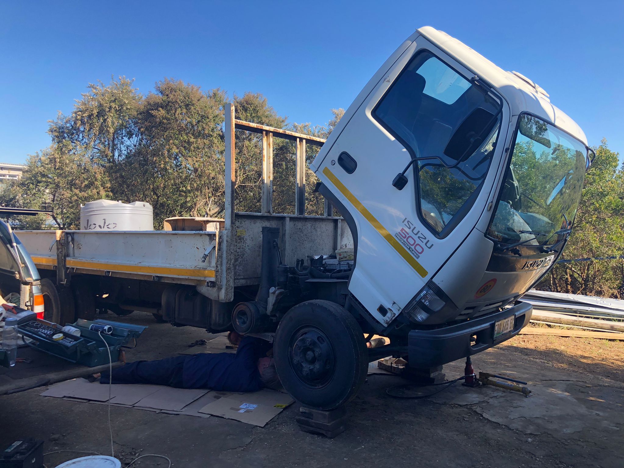 J & R Tec Vehicle Mechanic Workshop